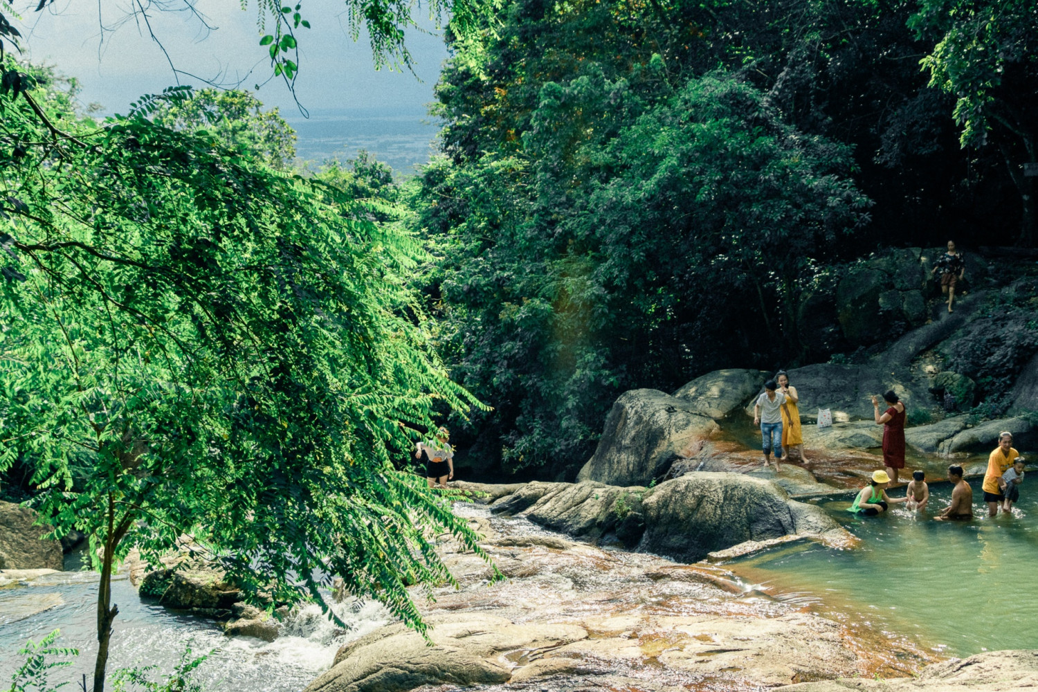 tắm suối tại suối Tiên Núi Dinh Vũng Tàu