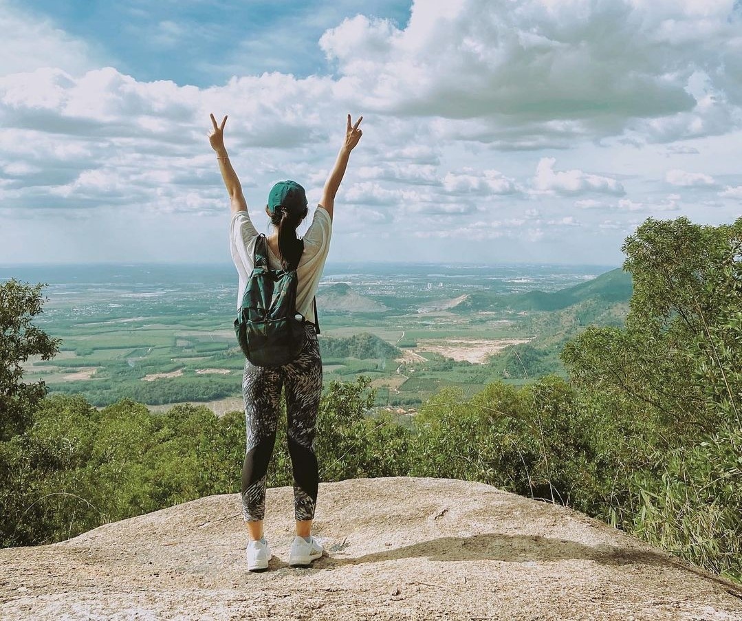 trekking tại Núi Dinh